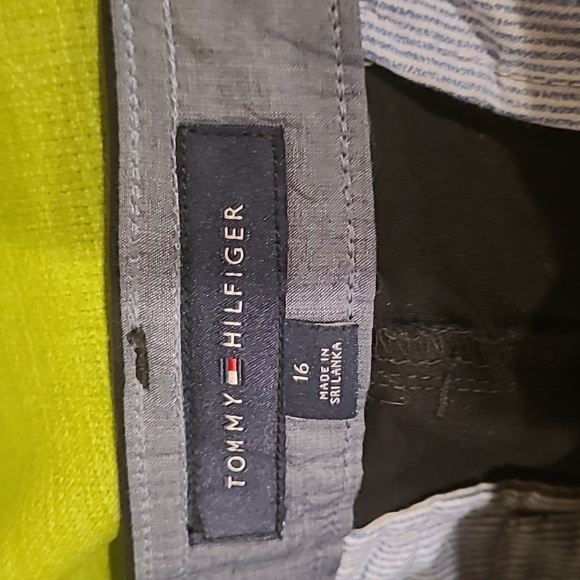 Tommy Hilfiger shorts - Picture 2 of 7